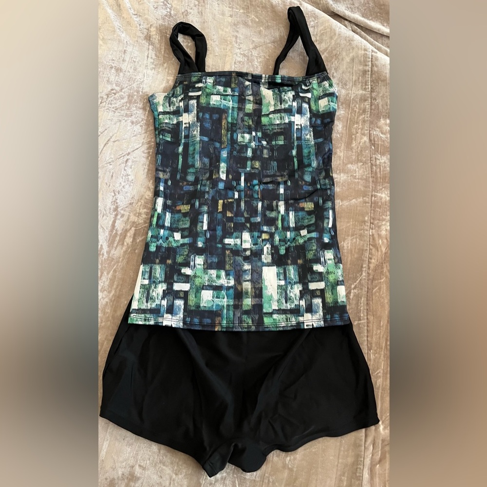 Women's Geometric Print Swim tank and shorts